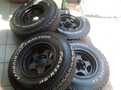 Max + Falken AT 30/9.5/15 สวยๆ 1ชุด