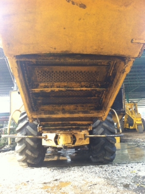 ขายรถตัดอ้อย CAMECO ล้อยางแท้ เครื่อง CAT 325 แรงม้า