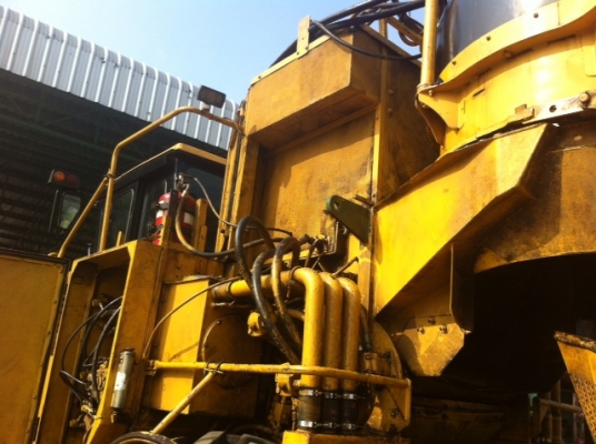 ขายรถตัดอ้อย CAMECO ล้อยางแท้ เครื่อง CAT 325 แรงม้า