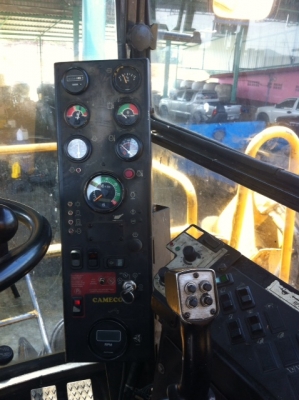 ขายรถตัดอ้อย CAMECO ล้อยางแท้ เครื่อง CAT 325 แรงม้า