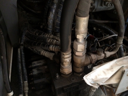 Hitachi HX220B บูมลิฟต์ตีนตะขาบ สูง 22 เมตร นำเข้าจากญี่ปุ่น