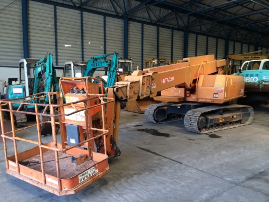 Hitachi HX220B บูมลิฟต์ตีนตะขาบ สูง 22 เมตร นำเข้าจากญี่ปุ่น