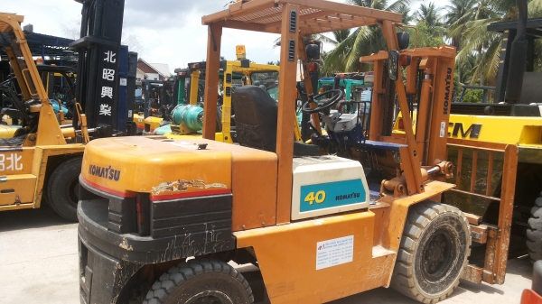 ขายรถ komatsu ขนาด 4 ตัน เกียร์ ออโต้