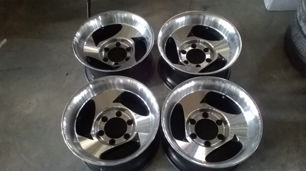 ขายล้อขอบ15 6รูกว้าง8.5 et-34ชุดละ7500