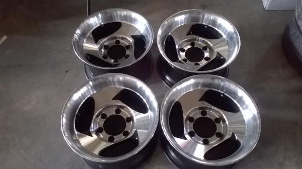 ขายล้อขอบ15 6รูกว้าง8.5 et-34ชุดละ7500