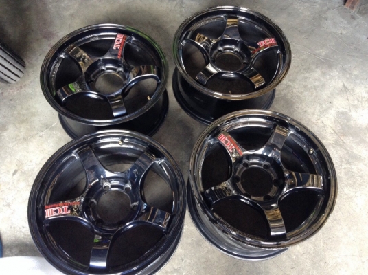 ขายล้อขอบ17" 6รู กว้าง8-9 สวยๆเดิมๆไม่มีซ่อม ครับถูกๆ