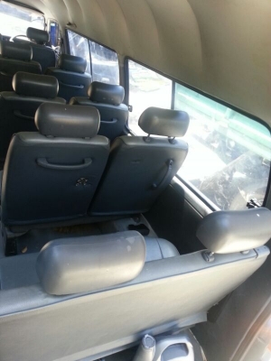 ขาย Toyota Hiace หัวจรวด หลังคาสูง ช่วงยาว สีขาว รถขับได้ แอร์ครบ