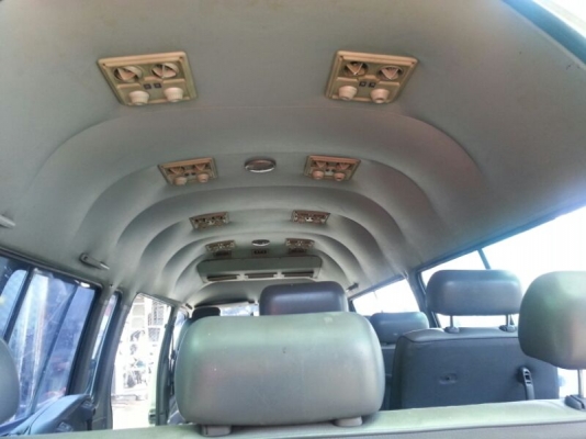 ขาย Toyota Hiace หัวจรวด หลังคาสูง ช่วงยาว สีขาว รถขับได้ แอร์ครบ