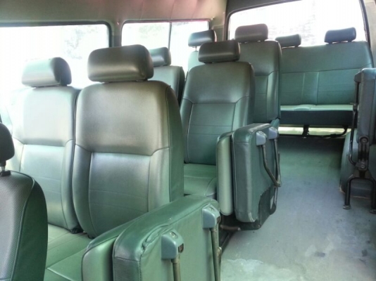 ขาย Toyota Hiace หัวจรวด หลังคาสูง ช่วงยาว สีขาว รถขับได้ แอร์ครบ