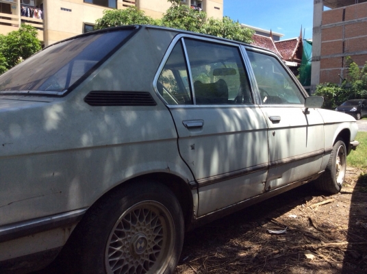 ขาย BMW E12 1974 ไฟท้ายสั่น ราคา 29999 บาท ขาย BMW E12 1974 ไฟท้ายสั่น ราคา 29999 บาท