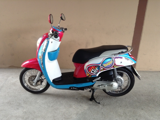 ขาย!!! สกู๊ปปี้ไอ ตัวใหม่ ปี56 รถเครื่องดีคับ ทะเบียนครบ ภาษีไม่หมด