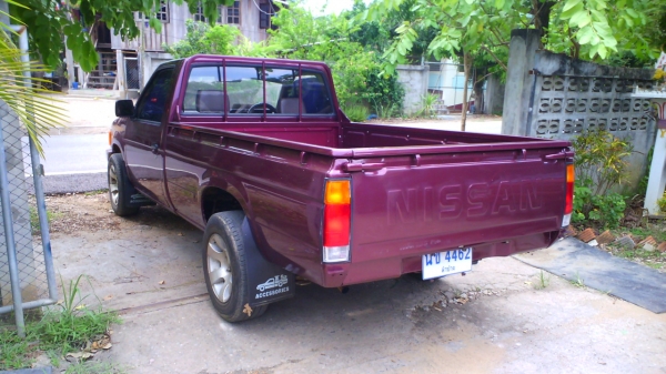 NISSAN เครื่อง 2500 ฝาขาว รถปี ๓๓ พวงมาลัยเพาเวอร์ จัดไฟแน๊นซ์ได้ 50,000 บาท