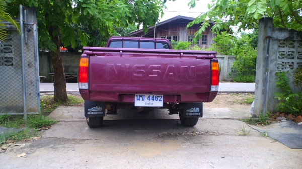 NISSAN เครื่อง 2500 ฝาขาว รถปี ๓๓ พวงมาลัยเพาเวอร์ จัดไฟแน๊นซ์ได้ 50,000 บาท