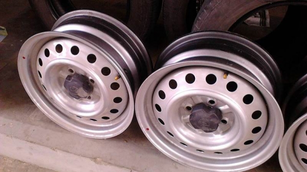 ล้อเดิมพร้อมยางขอบ 14 ถอดจากรถโตโยต้าวีออสป้ายแดง