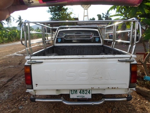 บิกเอ็มเครื่องแดงแค๊บเล็ก รับส่งคนงานทำไร่ทำสวนสภาพดีพร้อมใช้ขับดีแจ้งลูกกงแล้วสีขาวมุก(บริการส่งฟรี)