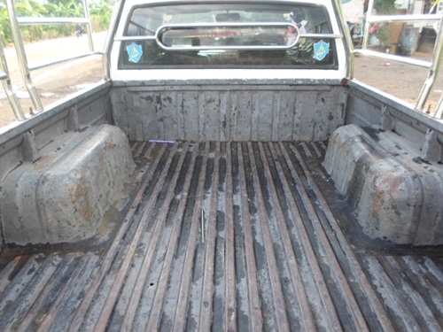 บิกเอ็มเครื่องแดงแค๊บเล็ก รับส่งคนงานทำไร่ทำสวนสภาพดีพร้อมใช้ขับดีแจ้งลูกกงแล้วสีขาวมุก(บริการส่งฟรี)