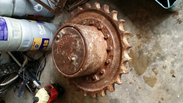 ขายด่วน ตัวเดินKOMATSUPC 120-3คู่ละ 120,000