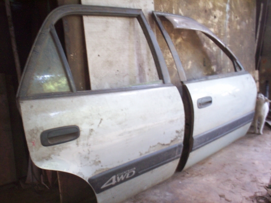 ประตูโตโยต้าไฮทอร์ค AE110,111,AE112 สภาพเชียงกง ไม่บุบ ไม่ผุ บานหน้าขวา หลังขวา มีกระจก ขอบยางนิ่มครบ แต่ไม่มีมอเตอร์ครับ 2บาน1500บาท 0890671028  ID Line=  arnat1028 ครับ (ผมไปต่างประเทศ วันที่3-12ต.ค.ติดต่อได้เฉพาะLine)