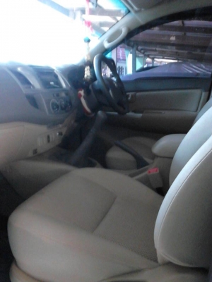 ขายดาวน์ 50000 รถ TOYOTA VIGO ปี 2013  2.5 L DBL PRERUNNER (E)