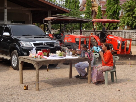 ขายดาวน์ 50000 รถ TOYOTA VIGO ปี 2013  2.5 L DBL PRERUNNER (E)