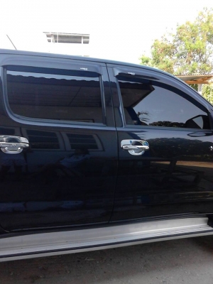 ขายดาวน์ 50000 รถ TOYOTA VIGO ปี 2013  2.5 L DBL PRERUNNER (E)