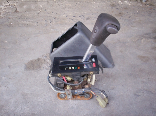 คันเกียร์ออโต้รถตู้หัวจรวด สภาพดี พร้อมครอบสีเทา500บาทTEL0890671028อยู่ดอนเมือง IDline arnat1028