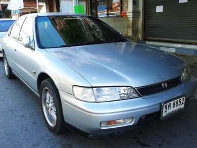 เครื่องเกียร์ดี ช่วงล่างแน่น แอร์เย็น กระจกไฟฟ้า ปรับข้างไฟฟ้า พับไฟฟ้า เซ็นทรัลล็อค ฟิล์ม Hi-kool รอบคัน ภายในสะอาดเรียบร้อย แม็กซ์ 16 ระบบเบรคดิสก์ 4 ล้อ รถดูภูมิฐาน ขับสบาย