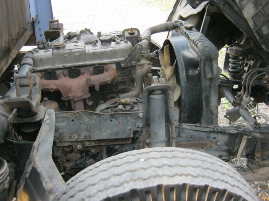 ต้องการขาย 4 ล้อ อีซูซุ 88 แท้ห้าง เกียร์สั้นสภาพพร้อมใช้ เครื่องฟิตดีไม่มีเยิ้ม สภาพสวย