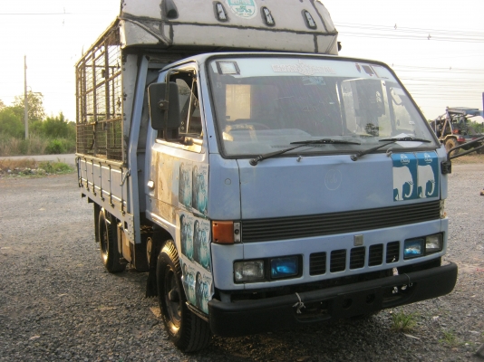 ต้องการขาย 4 ล้อ อีซูซุ 88 แท้ห้าง เกียร์สั้นสภาพพร้อมใช้ เครื่องฟิตดีไม่มีเยิ้ม สภาพสวย