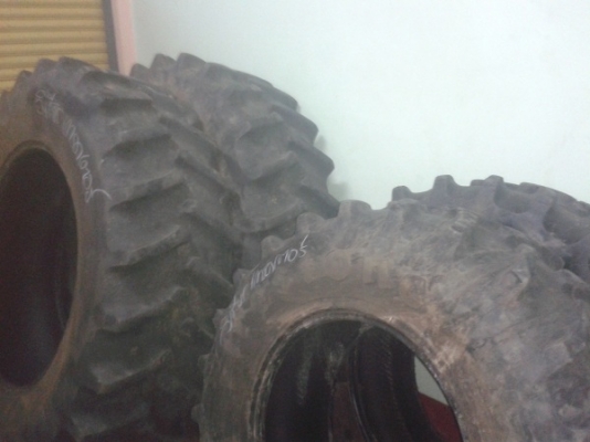 ขายแล้ว ขอบคุณพี่สติ บ้านโคกสูง-วังศิลา อ.แก้งคร้อ จ.ชัยภูมิ ยางรถไถเก่านอกถอด\% หน้า 14.9-24 หลัง18.4-34 ไฟร์สโตน MAND IN USA.