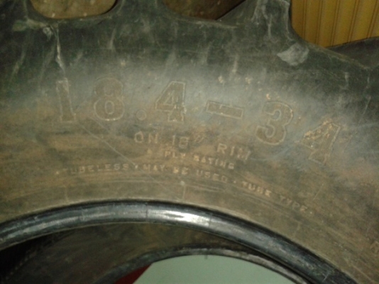 ขายแล้ว ขอบคุณพี่สติ บ้านโคกสูง-วังศิลา อ.แก้งคร้อ จ.ชัยภูมิ ยางรถไถเก่านอกถอด\% หน้า 14.9-24 หลัง18.4-34 ไฟร์สโตน MAND IN USA.