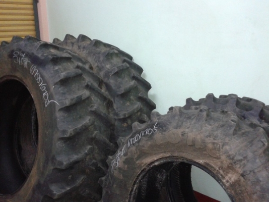 ขายแล้ว ขอบคุณพี่สติ บ้านโคกสูง-วังศิลา อ.แก้งคร้อ จ.ชัยภูมิ ยางรถไถเก่านอกถอด\% หน้า 14.9-24 หลัง18.4-34 ไฟร์สโตน MAND IN USA.