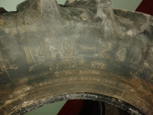 ขายแล้ว ขอบคุณพี่สติ บ้านโคกสูง-วังศิลา อ.แก้งคร้อ จ.ชัยภูมิ ยางรถไถเก่านอกถอด\% หน้า 14.9-24 หลัง18.4-34 ไฟร์สโตน MAND IN USA.