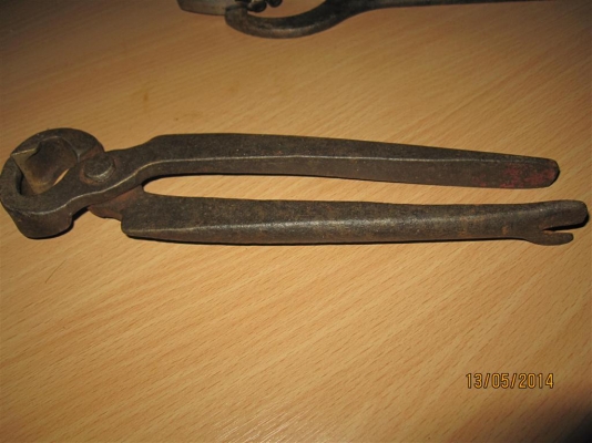 คีมปากนกแก้วออกแนวโบราณ เหล็กหนา ค่อนข้างหนัก ไม่ทราบแหล่งผลิต คีมปากนกแก้วออกแนวโบราณ เหล็กหนา ค่อนข้างหนัก ไม่ทราบแหล่งผลิต