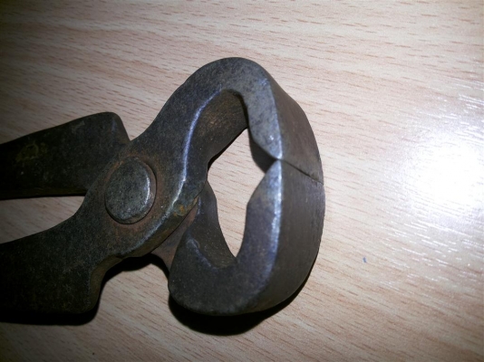 คีมปากนกแก้วออกแนวโบราณ เหล็กหนา ค่อนข้างหนัก ไม่ทราบแหล่งผลิต คีมปากนกแก้วออกแนวโบราณ เหล็กหนา ค่อนข้างหนัก ไม่ทราบแหล่งผลิต