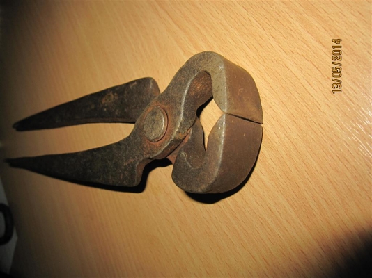 คีมปากนกแก้วออกแนวโบราณ เหล็กหนา ค่อนข้างหนัก ไม่ทราบแหล่งผลิต คีมปากนกแก้วออกแนวโบราณ เหล็กหนา ค่อนข้างหนัก ไม่ทราบแหล่งผลิต