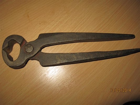 คีมปากนกแก้วออกแนวโบราณ เหล็กหนา ค่อนข้างหนัก ไม่ทราบแหล่งผลิต คีมปากนกแก้วออกแนวโบราณ เหล็กหนา ค่อนข้างหนัก ไม่ทราบแหล่งผลิต