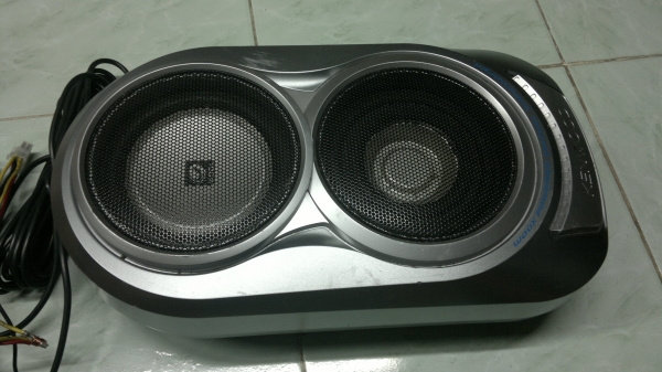 Subwoofer KENWOOD KSC-WX1 สภาพสวยมีแอมป์ในตัวมาจากญี่ปุ่นแท้ครับ