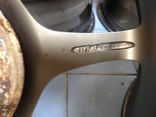 P1 RECINGแท้JAPANขอบ17กว้าง7นิ้ว4รู114 อ๊อฟ43สีเดิมๆยุ่น