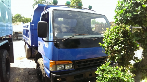 ขาย 6 ล้อ ISUZU NPR 135 แรงม้า ขาย 6 ล้อ ISUZU NPR 135 แรงม้า