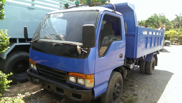 ขาย 6 ล้อ ISUZU NPR 135 แรงม้า