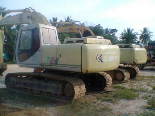 รถแบคโฮ รุ่น Sumitomo   200 SH  ขาย 2 คัน  สนใจติดต่อ  081-6079515