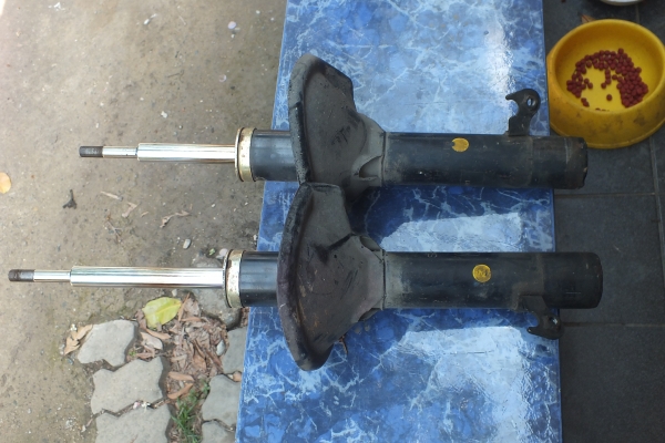 ขายโช้คหน้า city Z สภาพดีไม่รั่ว ไม่มีรอย ของแท้ แท้