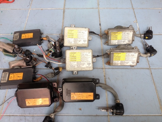 ไฟซีน่อนเเท้ JAPAN หลอด D2ชุดละ