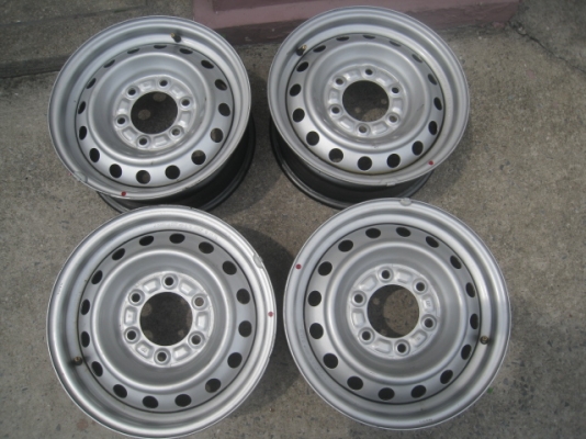 ขายกะทะล้อป้ายแดง Isuzu d-max ขอบ15 6รู139.7 ขายทั้งชุด 2,200 บาทครับ สนใจติดต่อเล็กคลองสามครับ 081-3747940