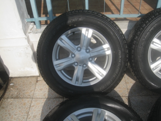 ขายล้อแม็กป้ายแดง Isuzu Mu x 17"x7" et33 6รู139.7 พร้อมยาง Bridgestone Dueler H/T 840 255/65r17 ยางผลิตสัปดาห์ที่48 ปี13 ตุ่มและสีที่หน้ายางมีทุกเส้นครับ ขายทั้งชุด 24,900 บาทครับ สนใจติดต่อเล็กคลองสามครับ 081-3747940