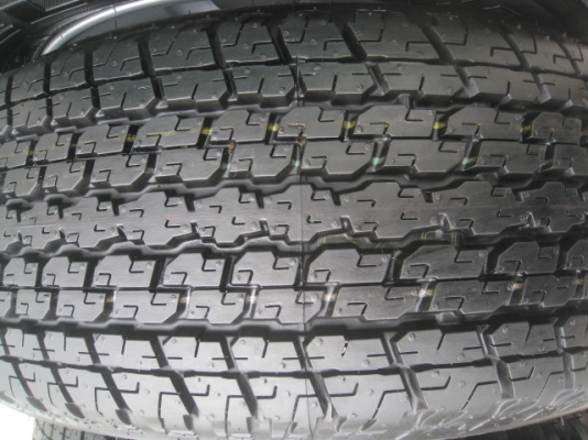 ขายล้อแม็กป้ายแดง Toyota Vigo 16"x7" et30 6รู139.7 พร้อมยาง Bridgestone Dueler H/T 840 265/70 r16 ยางผลิตสัปดาห์ที่ 49 ปี13 ตุ่มที่หน้ายางมีทุกเส้นครับ สีที่หน้ายางเห็นชัดเจน 2 เส้นอีก2 เส้นเห็นบ้างเล็กน้อย ขายทั้งชุด 22,900 บาทครับ สนใจติดต่อเล