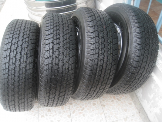 ขายล้อแม็กป้ายแดง Toyota Vigo 16"x7" et30 6รู139.7 พร้อมยาง Bridgestone Dueler H/T 840 265/70 r16 ยางผลิตสัปดาห์ที่ 49 ปี13 ตุ่มที่หน้ายางมีทุกเส้นครับ สีที่หน้ายางเห็นชัดเจน 2 เส้นอีก2 เส้นเห็นบ้างเล็กน้อย ขายทั้งชุด 22,900 บาทครับ สนใจติดต่อเล