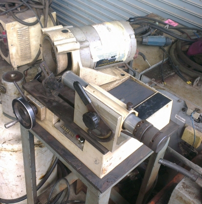 Sell> ขายเครื่องลับดอกมิลลิ่ง Endmill มือสอง ยี่ห้อ Darex E85 ของ USA  ครับ อุปกรณ์ครบ นครปฐมครับ