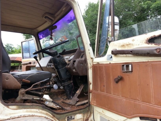 รถฮีโน่ 10 ล้อ ท้ายลาด KT925 /  168 แรงม้า.   สนใจติดต่อ 081 - 6079515